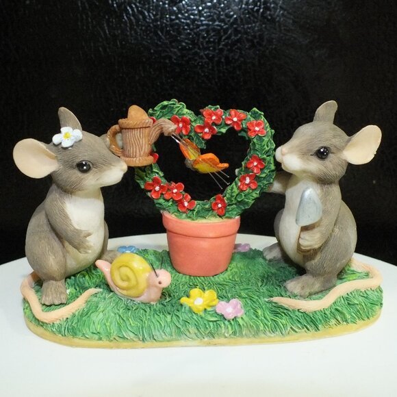 Charming Tails"Keeping Our Love Alive" by Dean Griff Retired - Picture 1 of 3